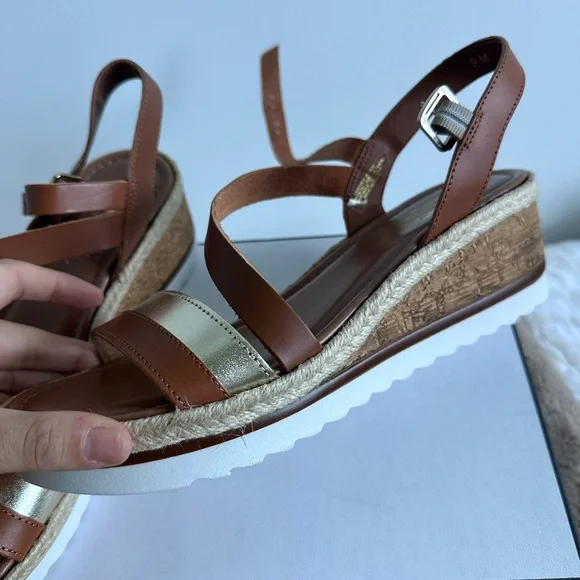 Coach and Four Banno Wedge - Picture 2 of 4